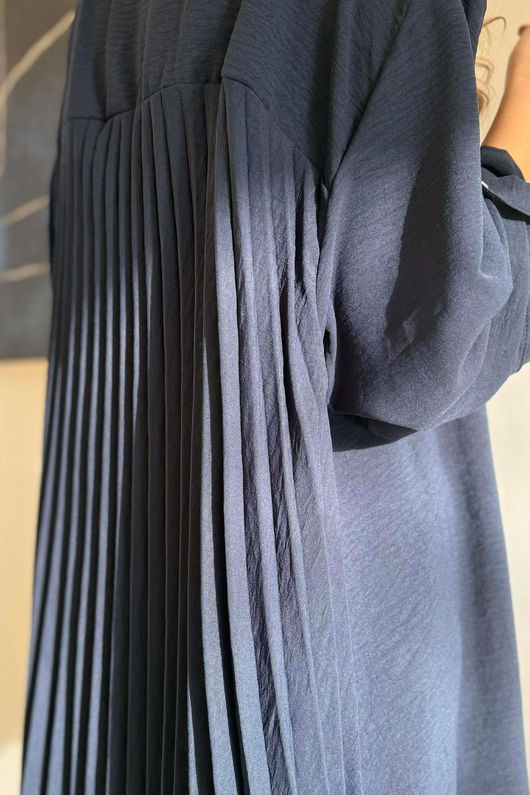 Suki Pleat Back Blouse Navy /12=